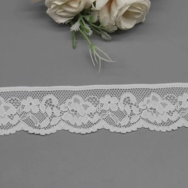 Klassische florale elastische Spitzenborte für zarte Dessousträger und Akzente, Produktdetailansicht 2