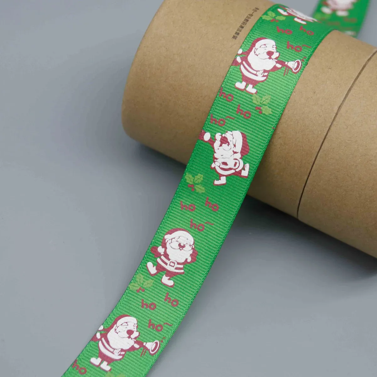 Cinta de grosgrain estampada con Papá Noel, muñeco de nieve y reno para envolver regalos — vista de detalle 2 Cinta de grosgrain estampada con Papá Noel, muñeco de nieve y reno para envolver regalos — vista de detalle 2