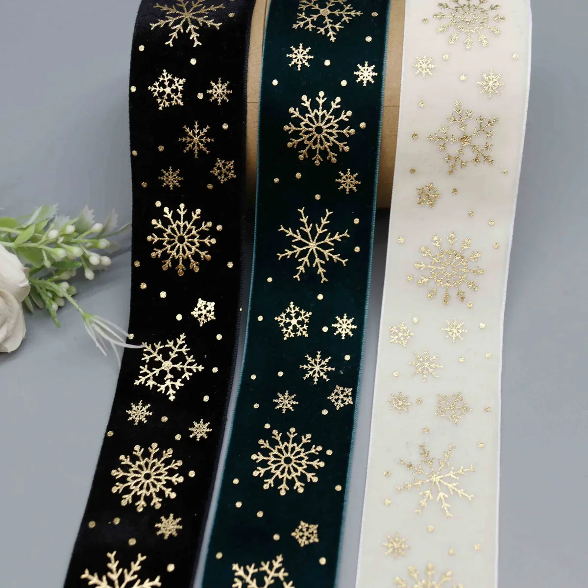 Ruban de velours à flocons dorés, direct d’usine, pour Noël et emballages cadeaux, vue principale du produit