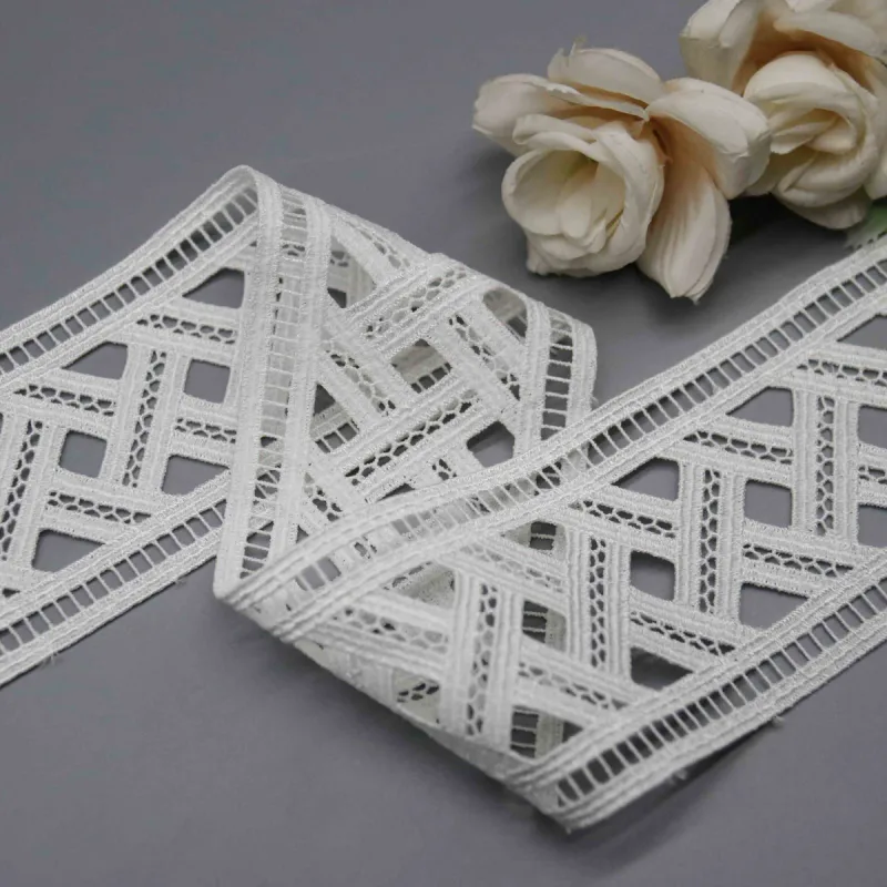 Auf wasserlöslichem Trägermaterial gestickte Spitzenborte mit geometrischen Gitterwellen aus 100% Polyester, 6.1cm, für Brautkleider und Wohndekoration, Produktdetailansicht 4
