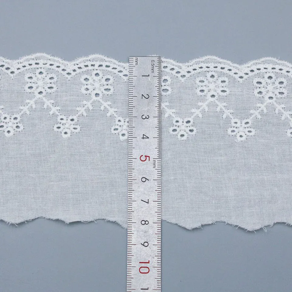 Weiße Baumwoll-Lochspitzenborte mit Blumenstickerei für Kleider und Heimtextilien — Produktdetail Weiße Baumwoll-Lochspitzenborte mit Blumenstickerei für Kleider und Heimtextilien — Produktdetail