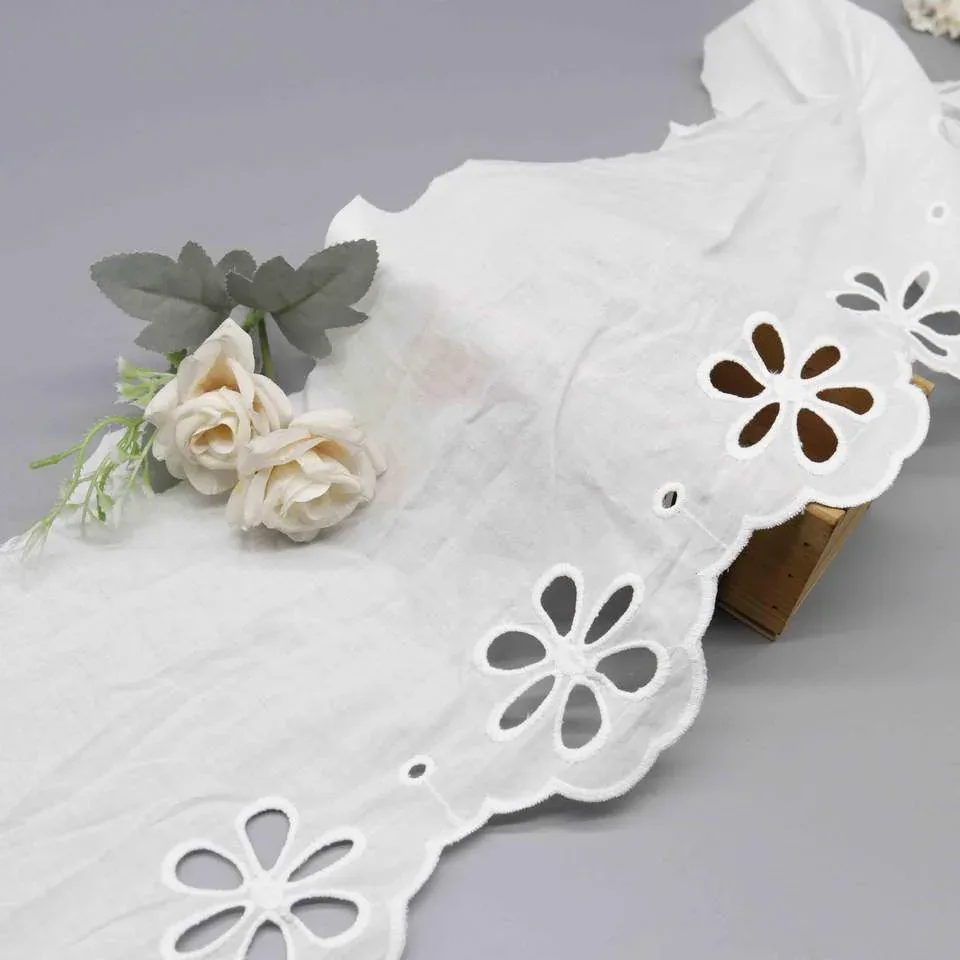 Breiter Lochspitzenvolant aus 100% Baumwolle mit großer floraler Bogenkante für Kleider — Produktdetail Breiter Lochspitzenvolant aus 100% Baumwolle mit großer floraler Bogenkante für Kleider — Produktdetail