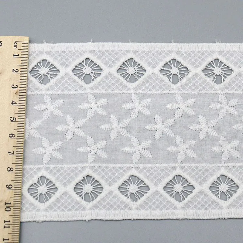 Breite geometrisch bestickte Baumwoll-Lochspitzenborte, Produktdetailansicht 2