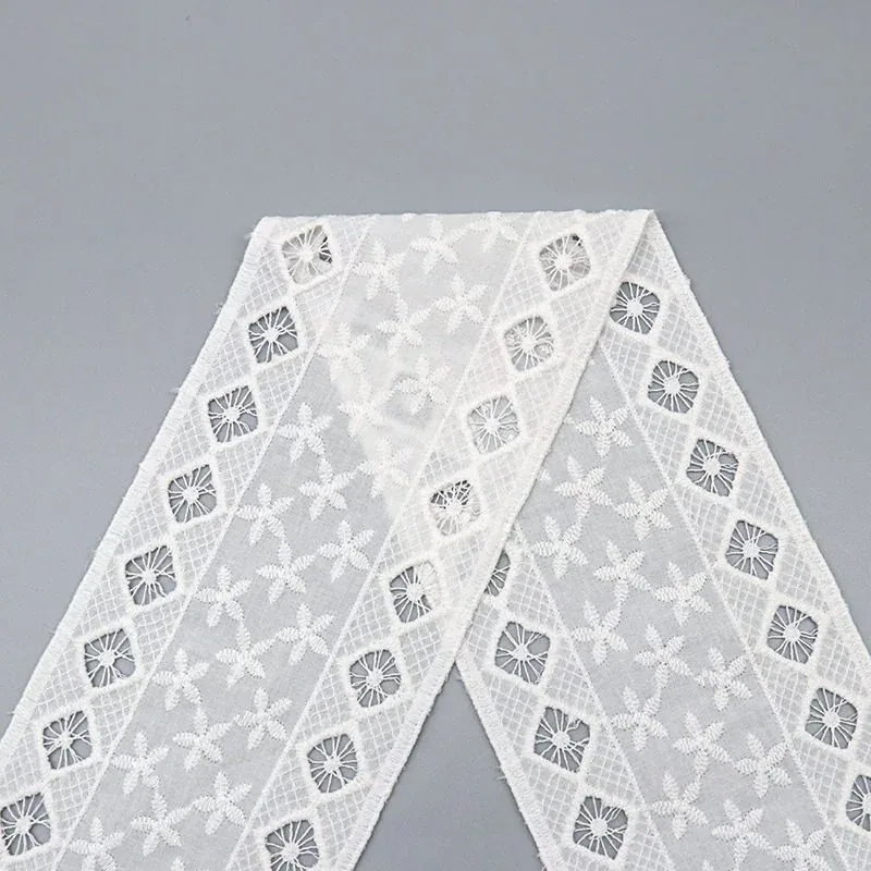 Breite geometrisch bestickte Baumwoll-Lochspitzenborte, Produktdetailansicht 4
