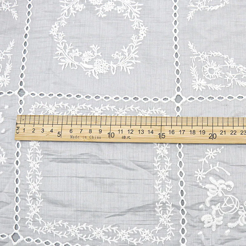 White Floral Cotton Eyelet Fabric YT-Q23580 — detail 5
