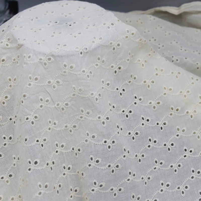 Cream Clover and Vine Eyelet YT26006 — detail 2