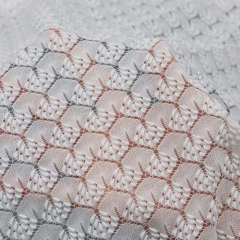 Geometrischer Ajourspitzenstoff F2315 — Detail 2