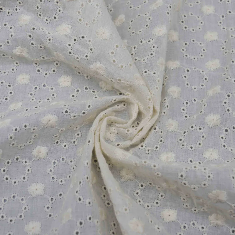 Ivory Daisy and Ring Eyelet YT26009