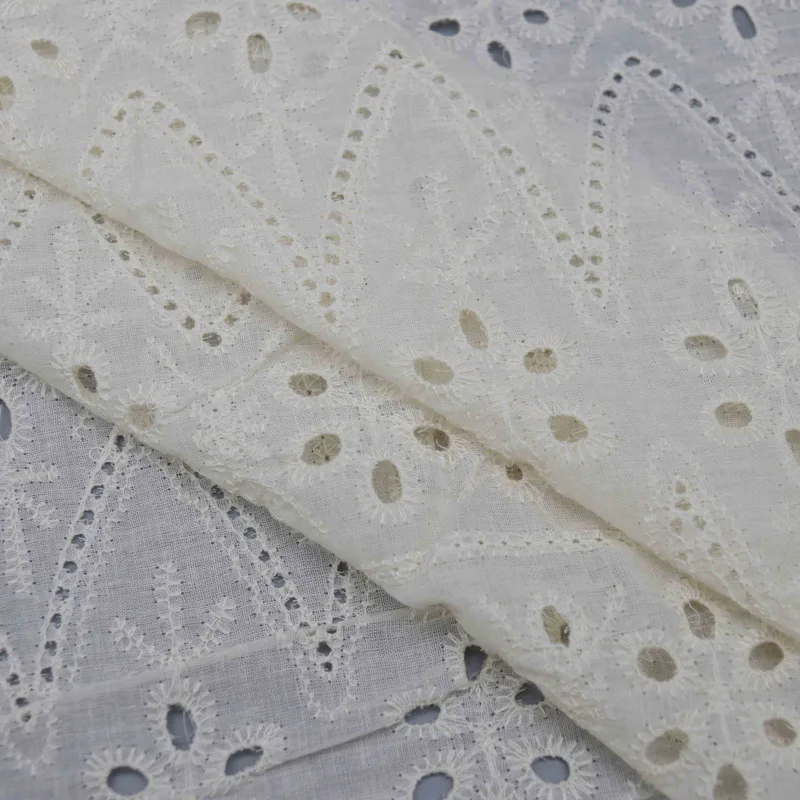 Ivory Floral Eyelet Fabric YT2601 — detail 4