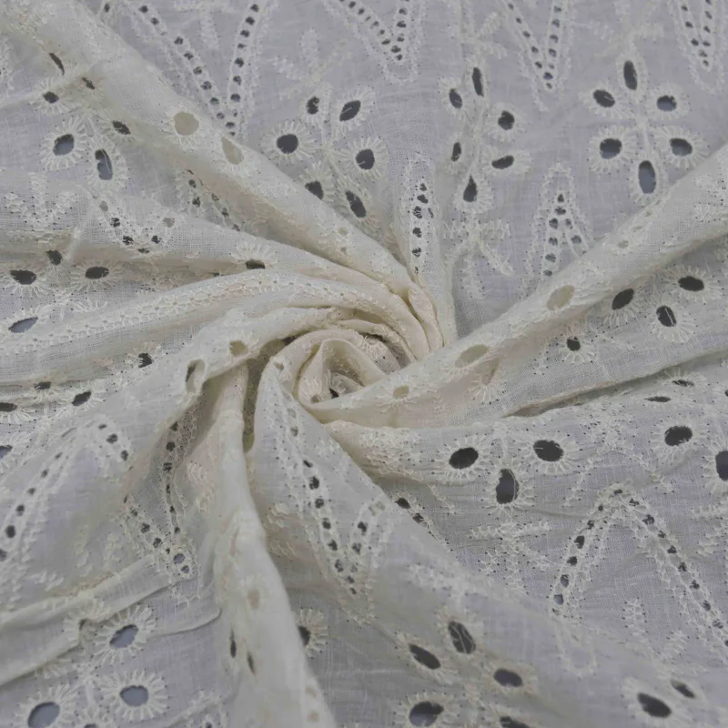 Ivory Floral Eyelet Fabric YT2601 — detail 3