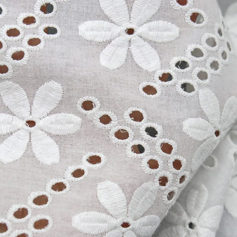 White Daisy Eyelet Fabric YT-Q23834 — detail 2