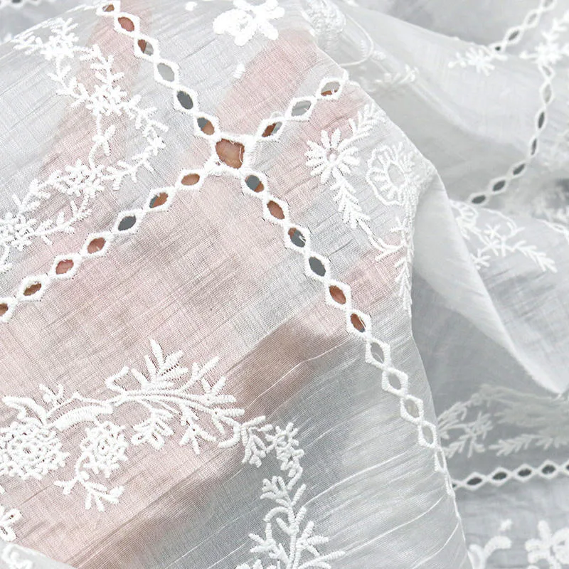 White Floral Cotton Eyelet Fabric YT-Q23580