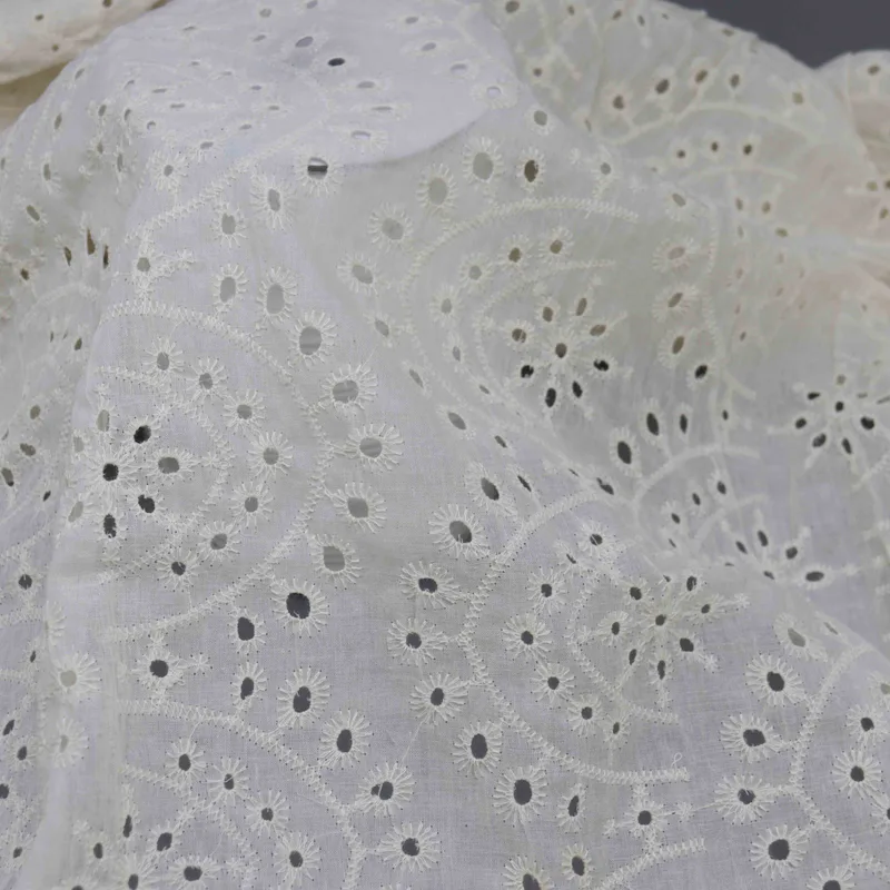 Ivory Paisley Eyelet Fabric YT26003 — detail 2