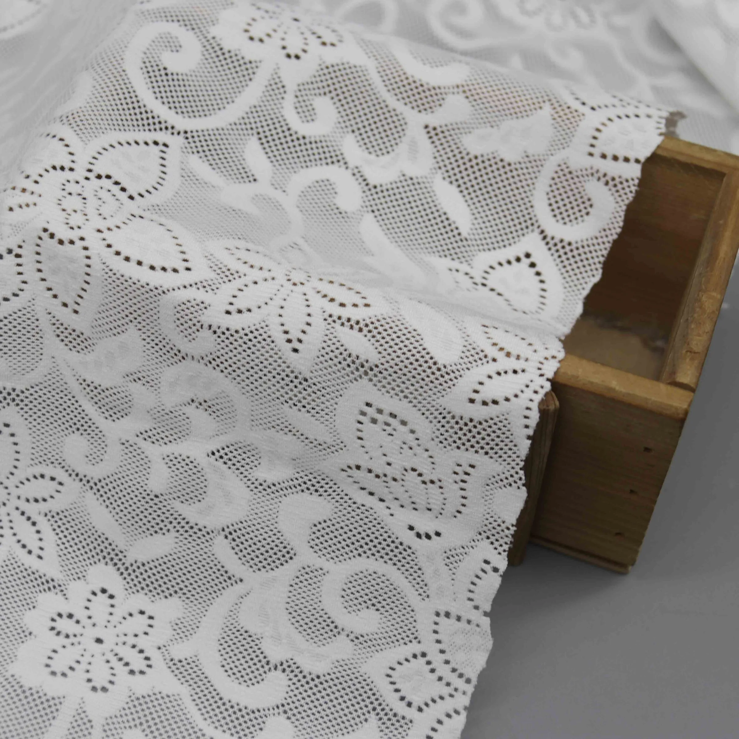 White Floral Arabesque Lace HY-046475