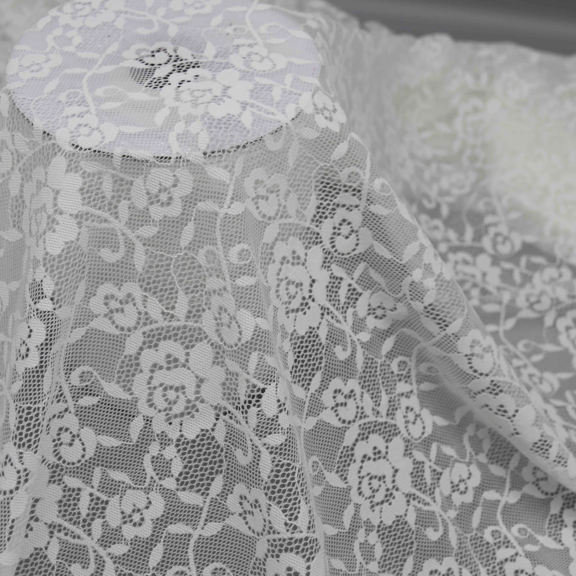 White Vintage Rose Lace HY-75736