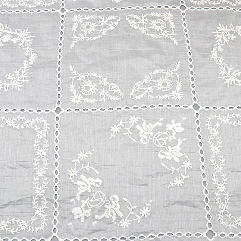 White Floral Cotton Eyelet Fabric YT-Q23580 — detail 4