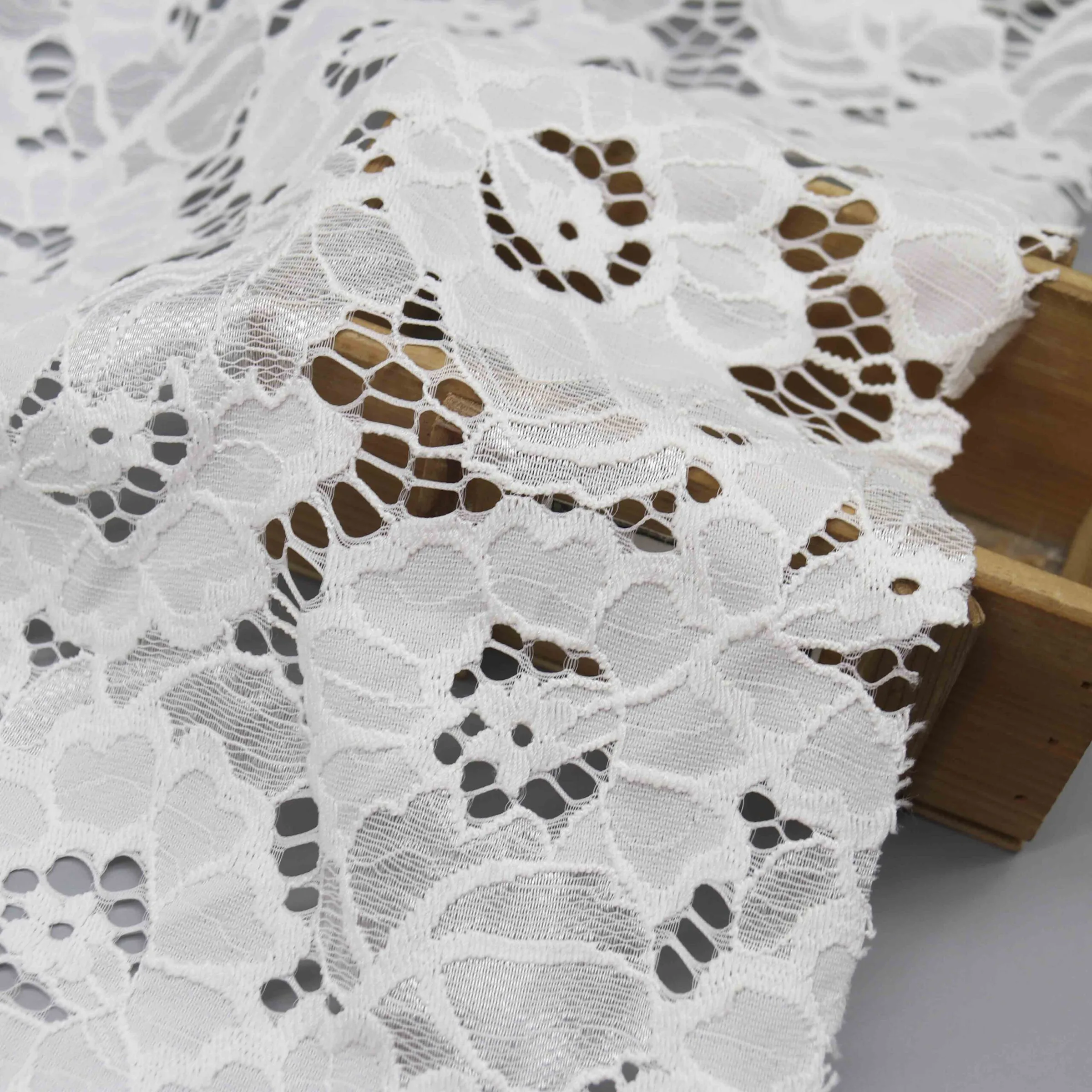 White Floral Scalloped Lace HY-01495