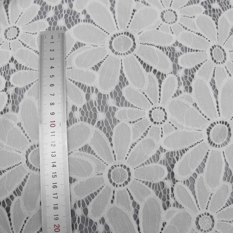 Ivory Daisy Motif Lace Fabric HY-01595 — detail 5