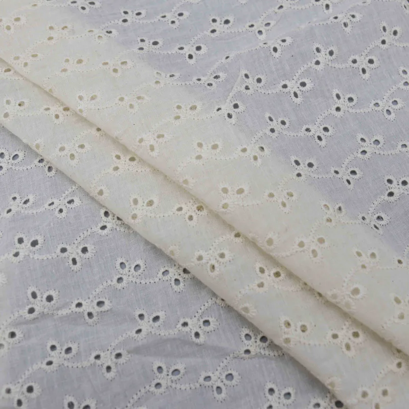 Cream Clover and Vine Eyelet YT26006 — detail 3