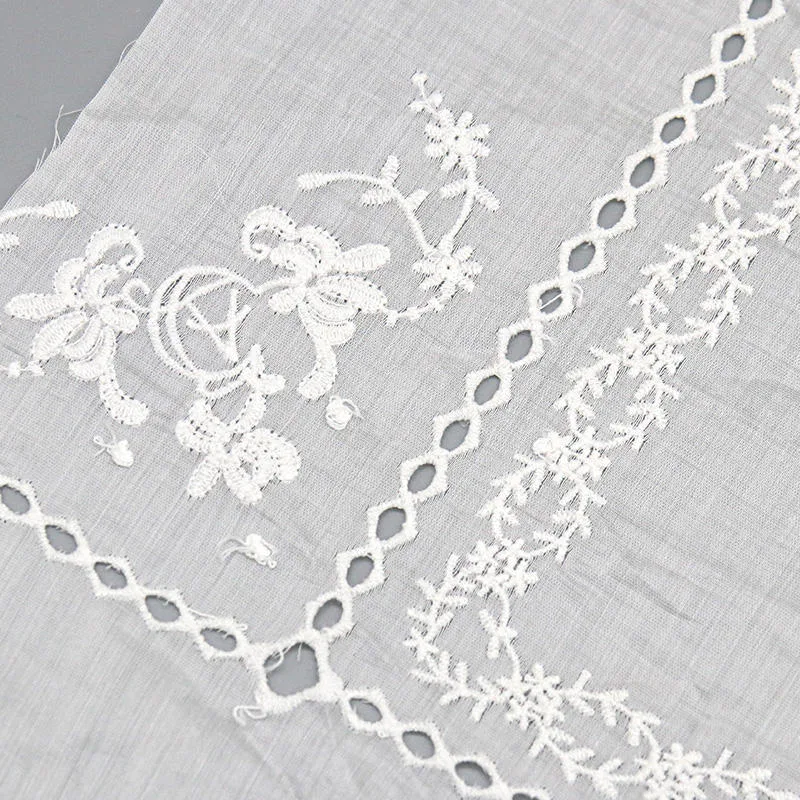 White Floral Cotton Eyelet Fabric YT-Q23580 — detail 3