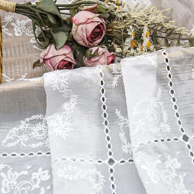 White Floral Cotton Eyelet Fabric YT-Q23580 — detail 2