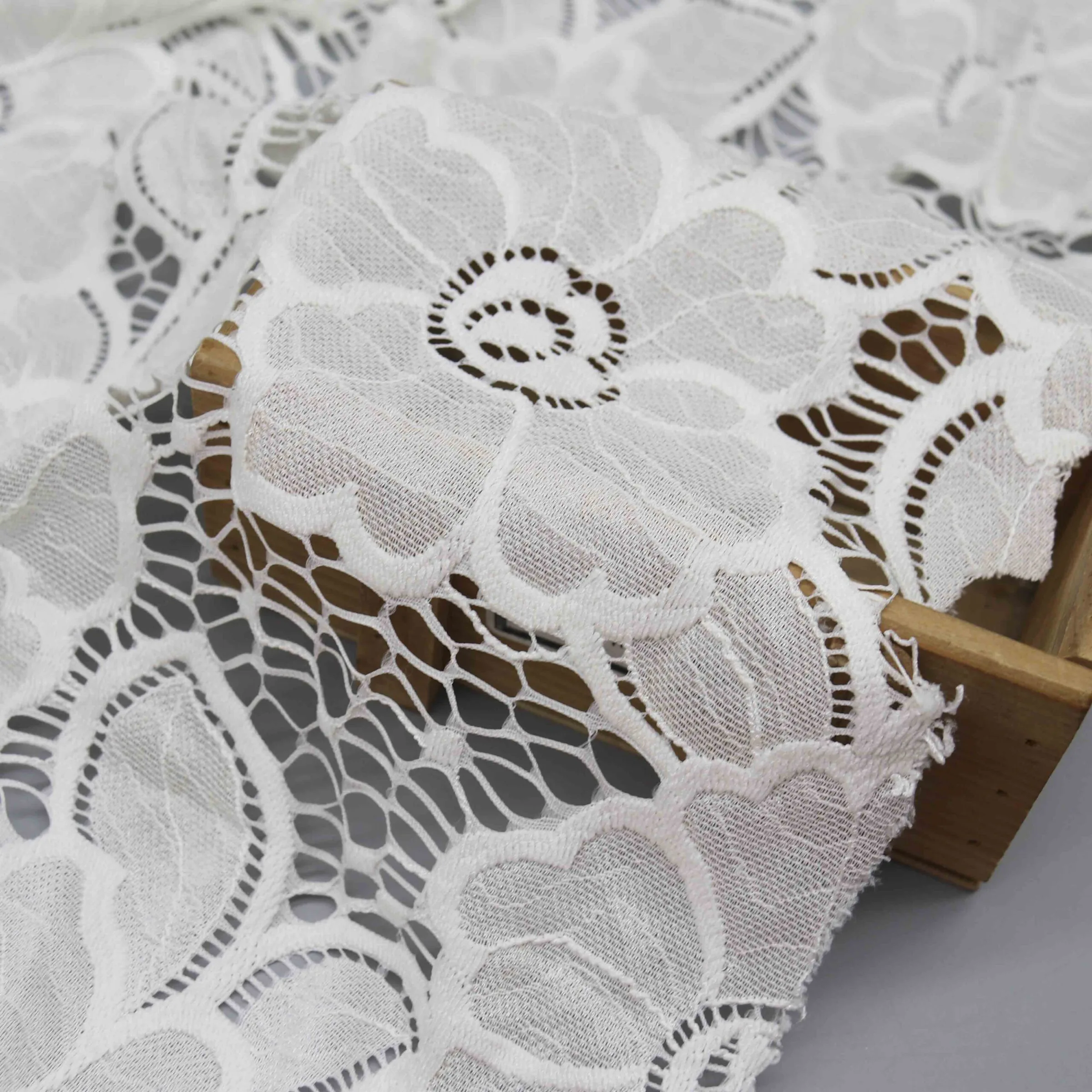 Ivory Botanical Openwork Lace HY-01295