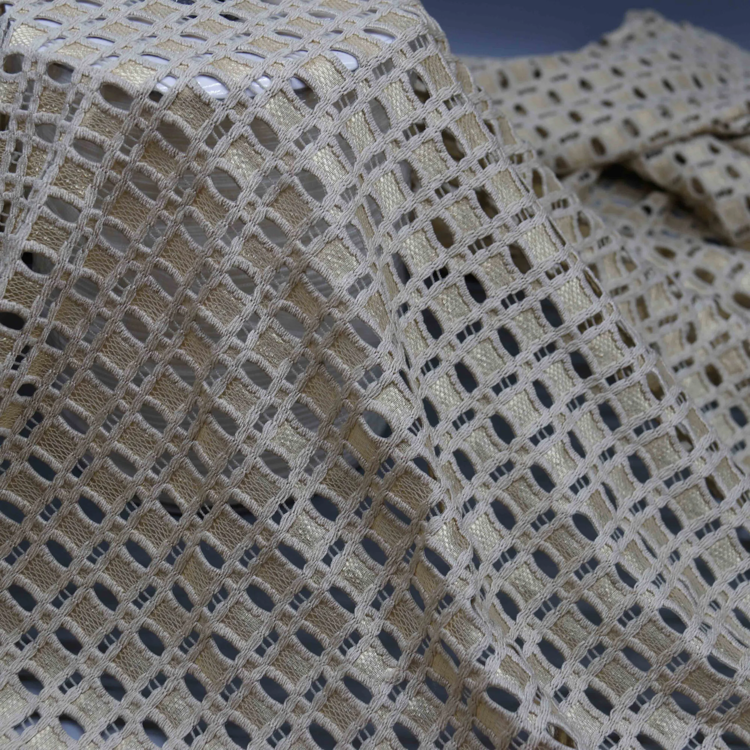 Metallic Geometric Open Mesh HY-95041-1