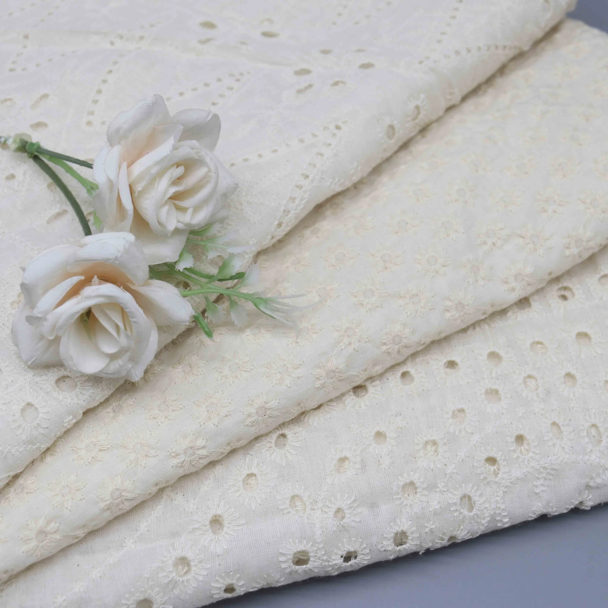 Ivory Floral Eyelet Fabric YT2601