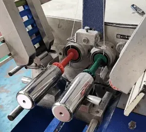 Fábrica de encaje de hilo de algodón equipada para fabricación de alta precisión, con soluciones de diseño personalizado y producción en grandes cantidades.