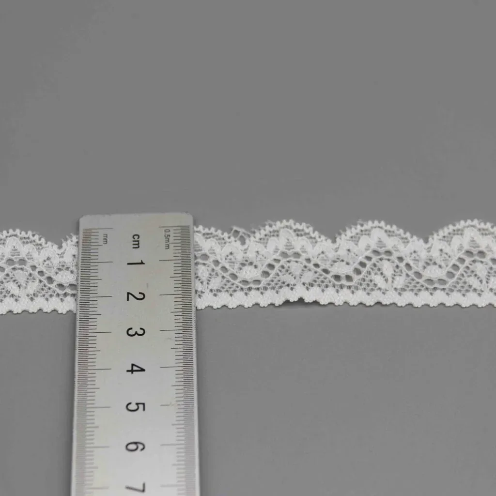 2.5cm Wavy Stretch Lace Trim for Lingerie and Decorative Crafts — detail view 2
