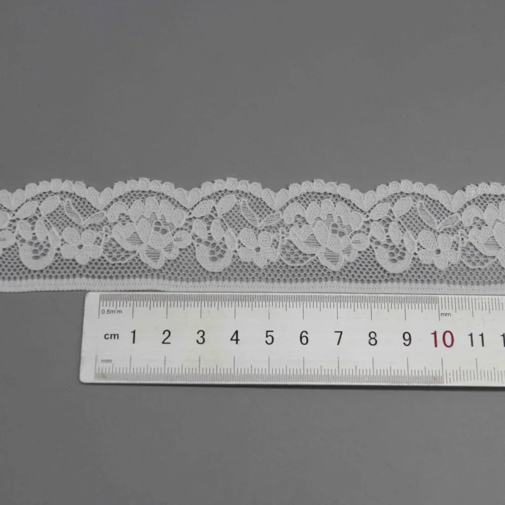 Klassische florale elastische Spitzenborte für zarte Dessousträger und Akzente — Detailansicht 3 Klassische florale elastische Spitzenborte für zarte Dessousträger und Akzente — Detailansicht 3