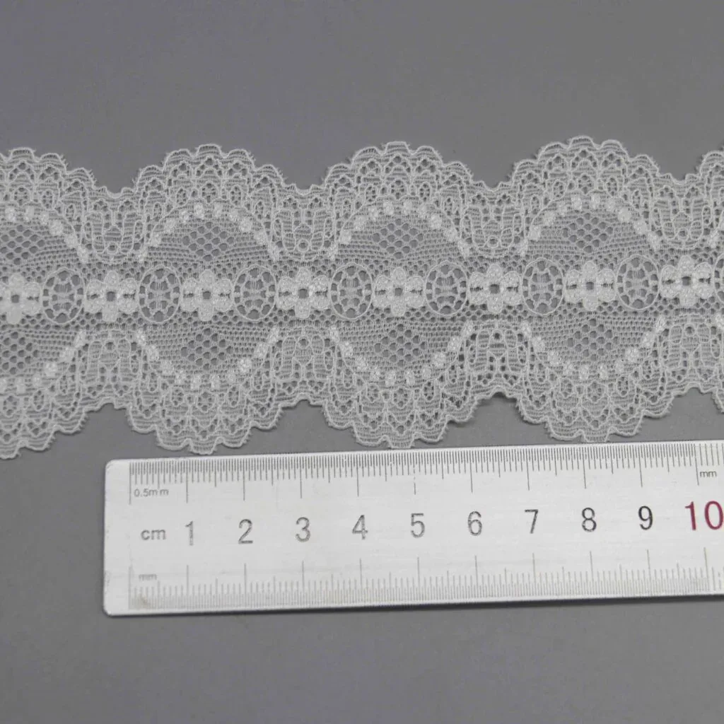 Breite beidseitig gebogte Spitze im Vintage-Stil für Bralette-Bänder und Bekleidung — Detailansicht 3