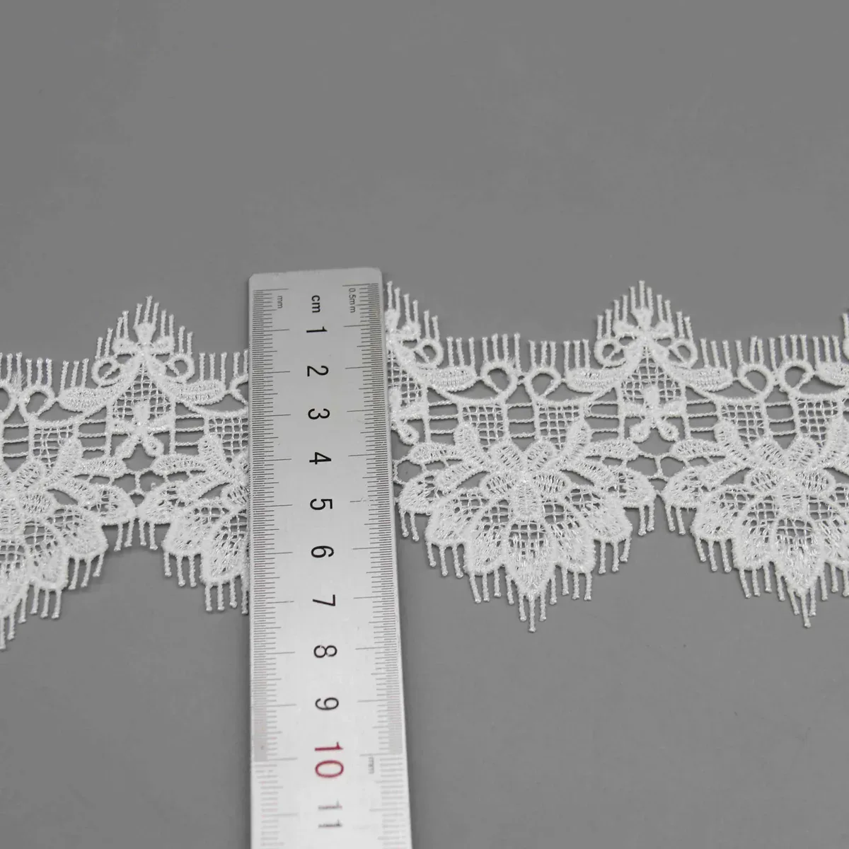 Elegant Decorative Lace Trim for Clothing and Home Textiles — detail view 2 Elegant Decorative Lace Trim for Clothing and Home Textiles — detail view 2