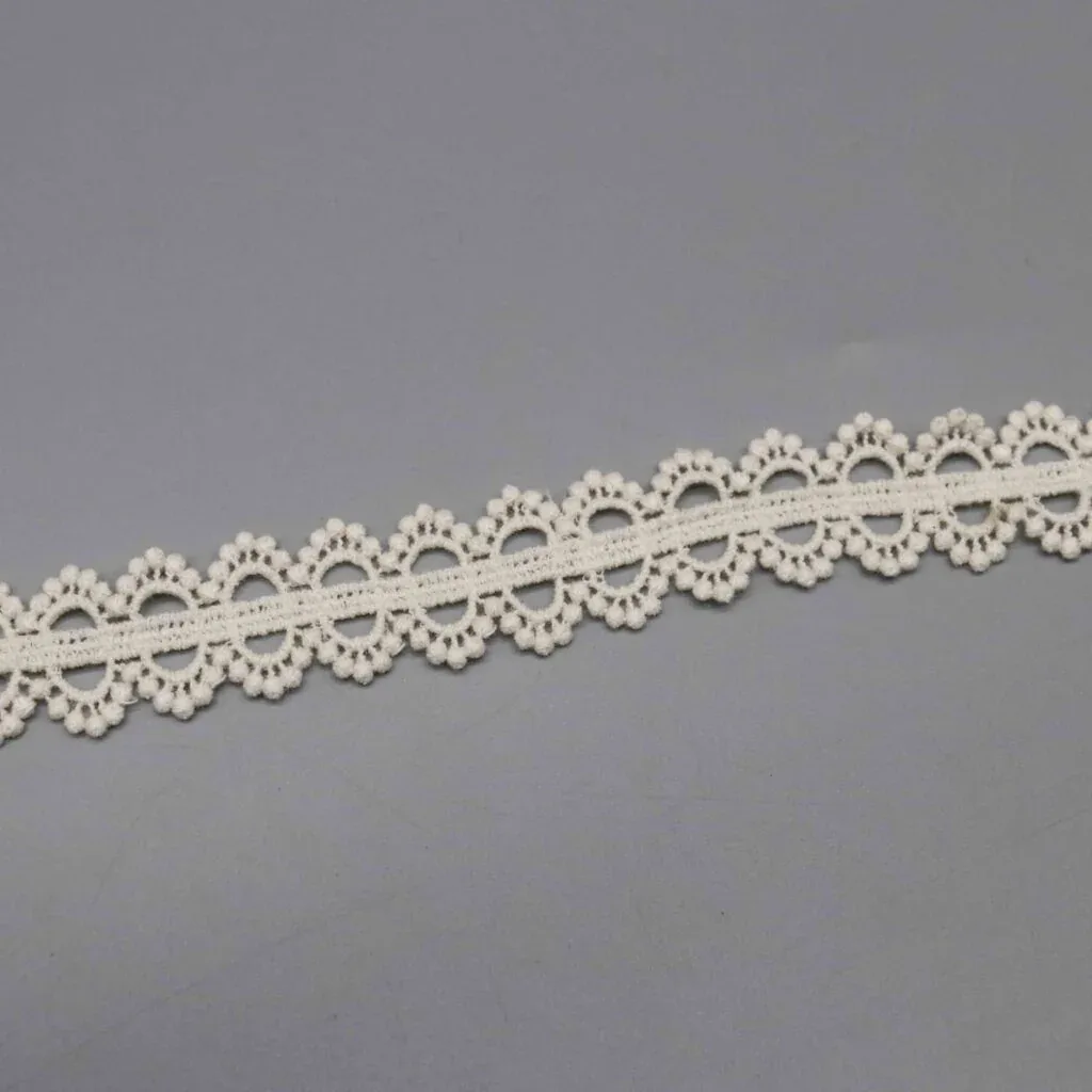 Senkrecht angelegtes Lineal zeigt die genaue Breite von 2.6cm Senkrecht angelegtes Lineal zeigt die genaue Breite von 2.6cm