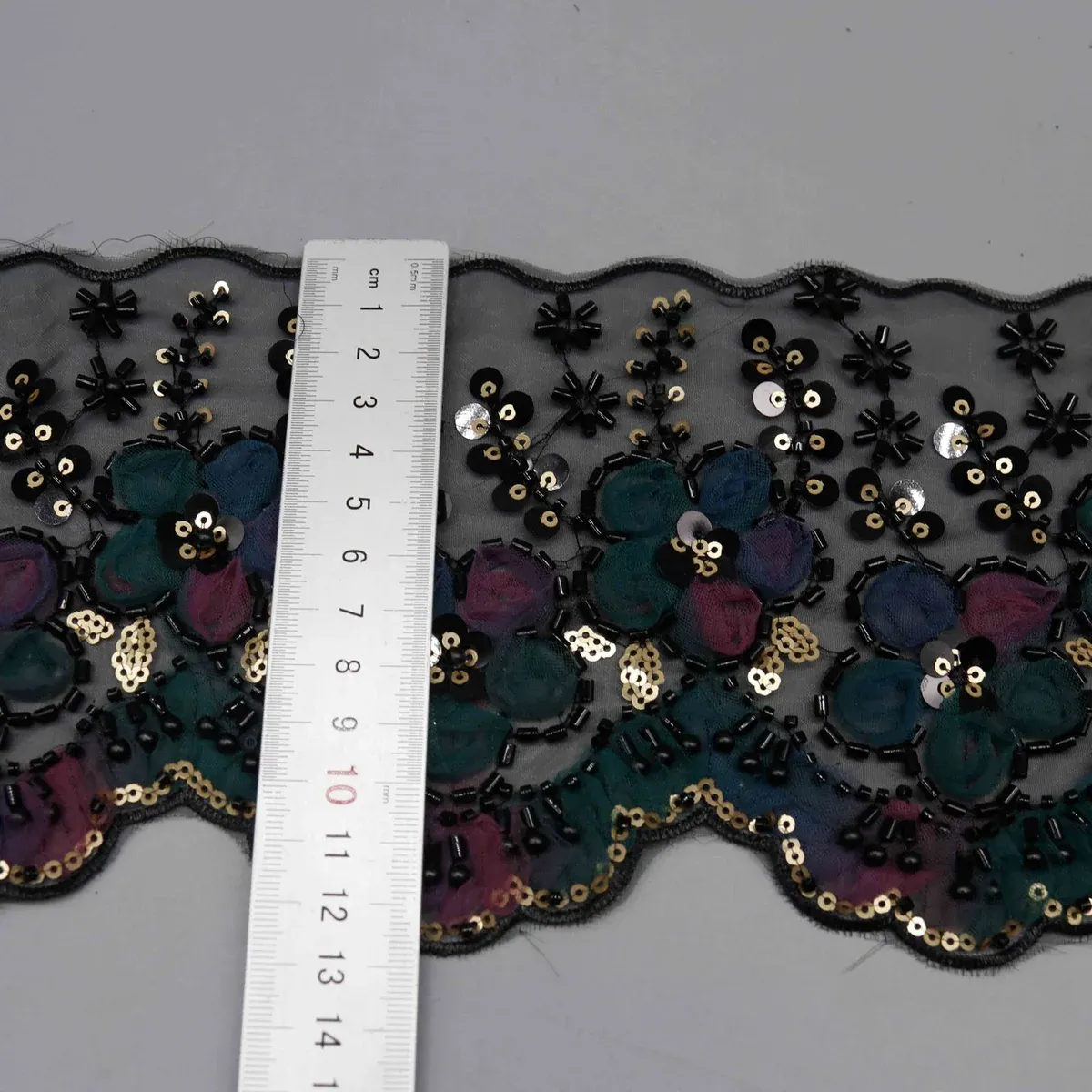 3D-Blumenspitzenborte mit Perlen ab Werk zur Verzierung von Couture-Kleidern — Produktdetail 3D-Blumenspitzenborte mit Perlen ab Werk zur Verzierung von Couture-Kleidern — Produktdetail