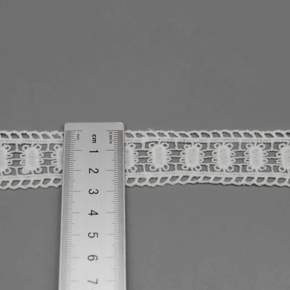 Encaje geométrico hidrosoluble para lencería y prendas, vista de detalle del producto 3