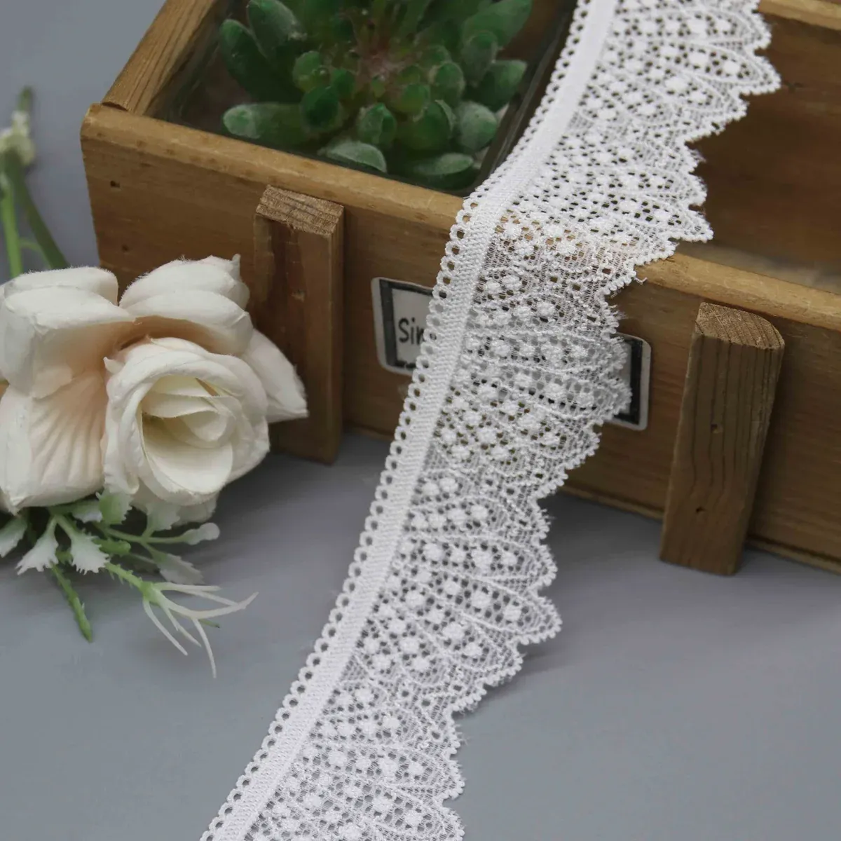 4.5cm Scalloped Edge Stretch Lace for Lingerie Waistbands and Hems, main product view