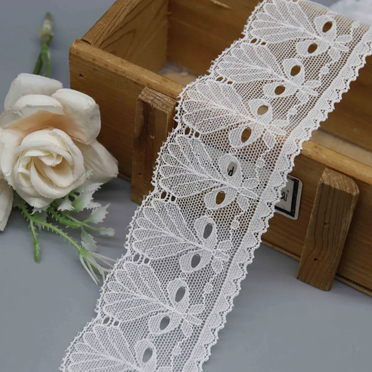 Galons de dentelle extensible étroits et larges pour ensembles coordonnés de lingerie et de vêtements, vue de détail du produit 2