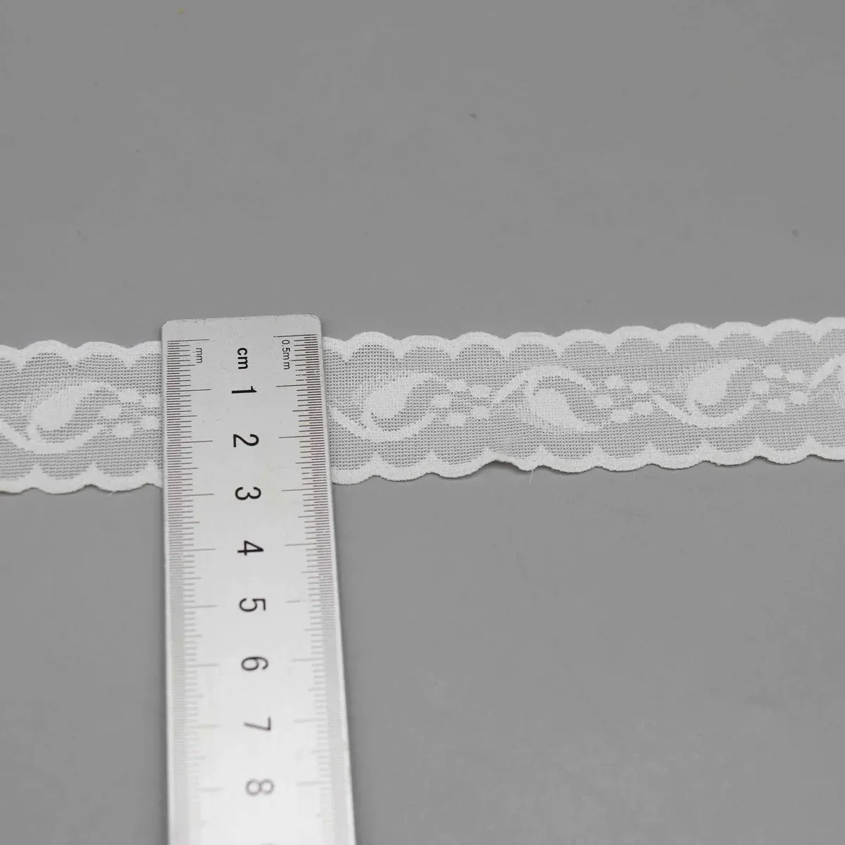 Galons de dentelle extensible étroits et larges pour ensembles coordonnés de lingerie et de vêtements — vue de détail 3 Galons de dentelle extensible étroits et larges pour ensembles coordonnés de lingerie et de vêtements — vue de détail 3