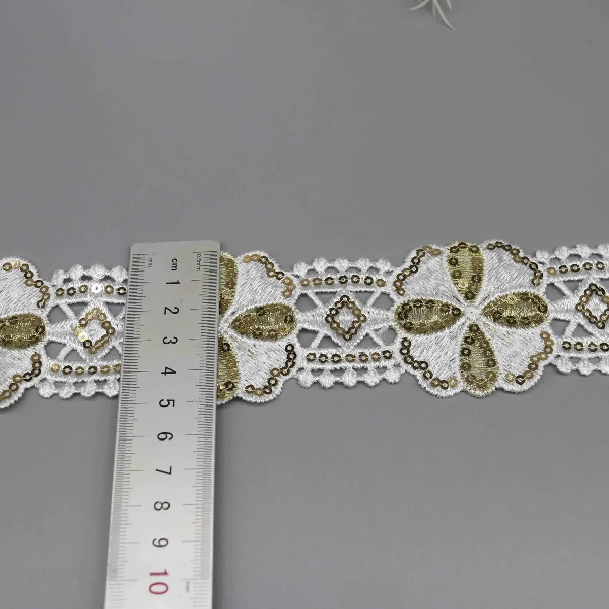 Elegant Sequined Lace Trim for Sari Borders and Costume Design — product detail Elegant Sequined Lace Trim for Sari Borders and Costume Design — product detail