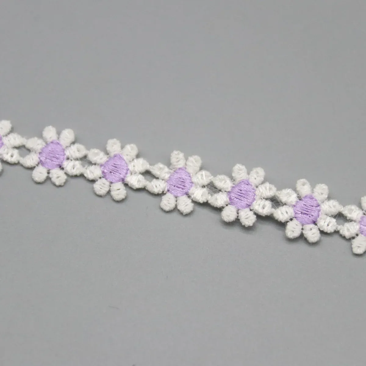Daisy Chain 100% Polyester Water Soluble Lace Trim 1.5cm Purple for Children's Wear & Craft, product detail view 4