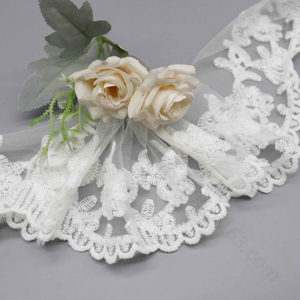 Netzstickspitzenborte mit floralen Ranken aus 100% Polyester, 11.5cm, für Braut- und Abendmode, Produktdetailansicht 3