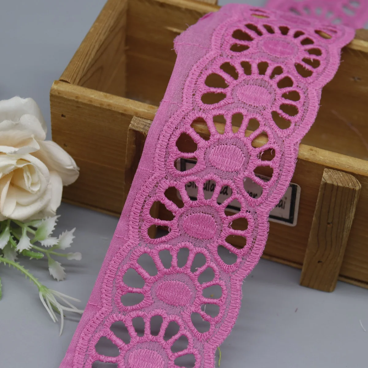 Factory Direct Cotton Lace Trim for Apparel and Crafting