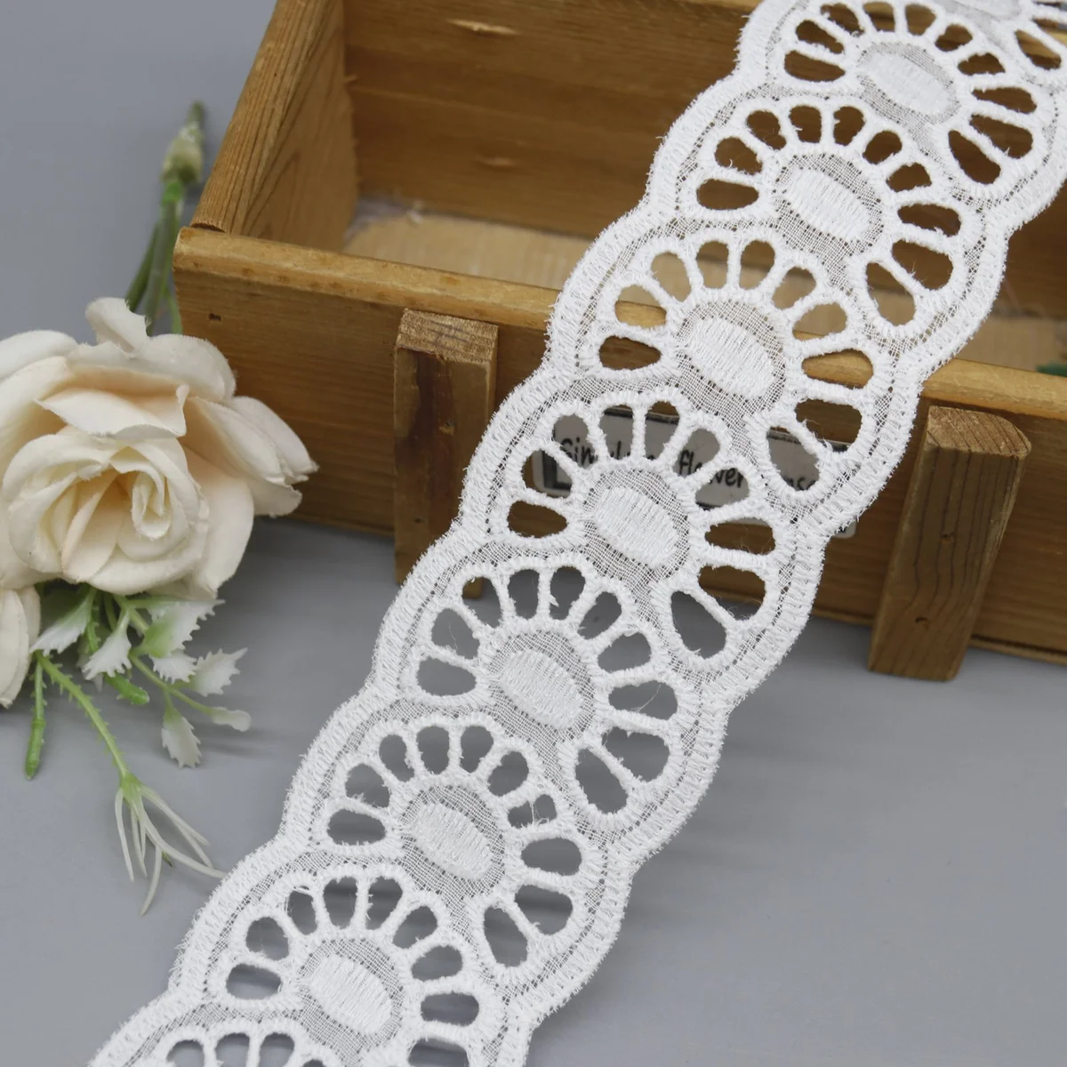 Factory Direct Cotton Lace Trim for Apparel and Crafting