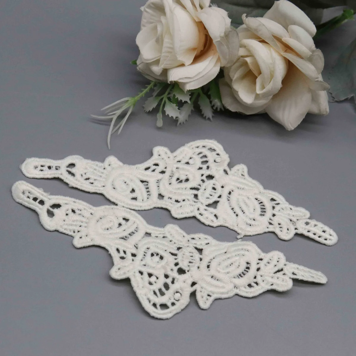Factory Direct Embroidered Guipure Applique Pair for Bridal Necklines
