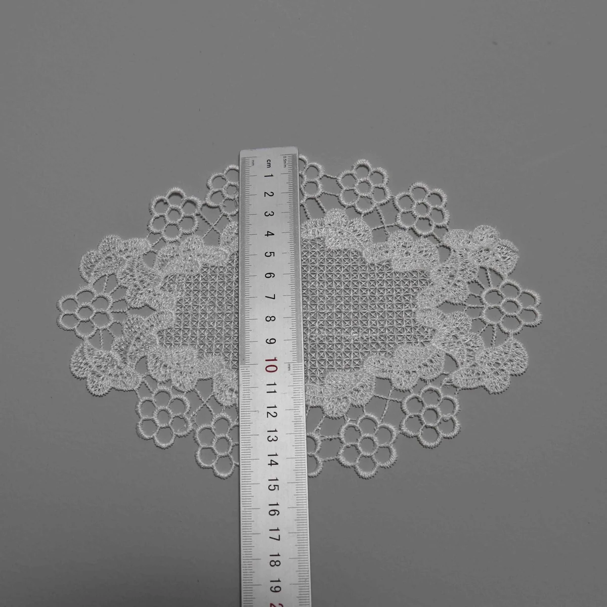 Factory Direct Embroidered Lace Applique for Home Decor and Crafting