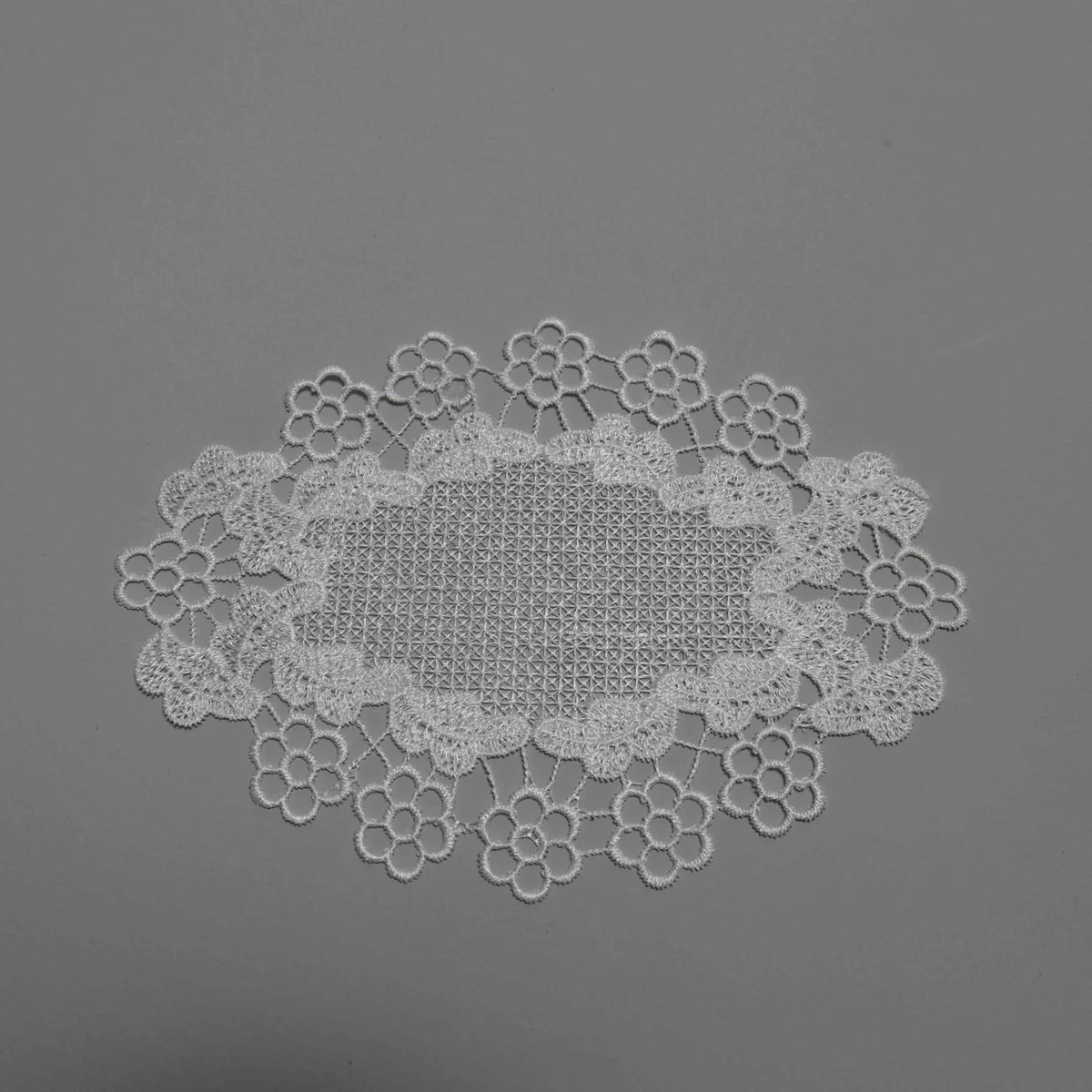 Factory Direct Embroidered Lace Applique for Home Decor and Crafting