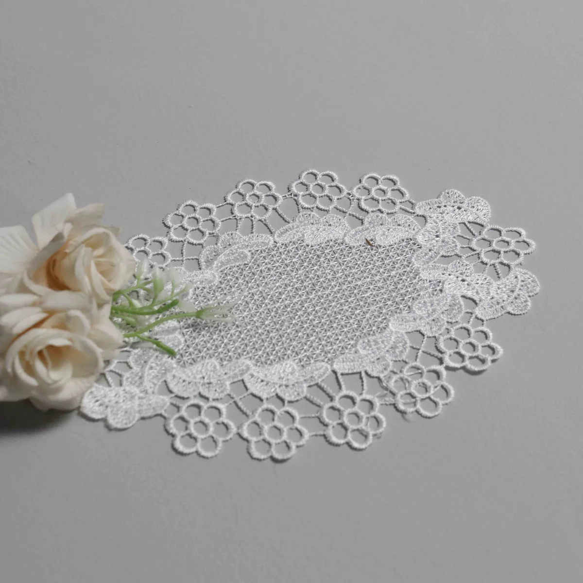 Factory Direct Embroidered Lace Applique for Home Decor and Crafting