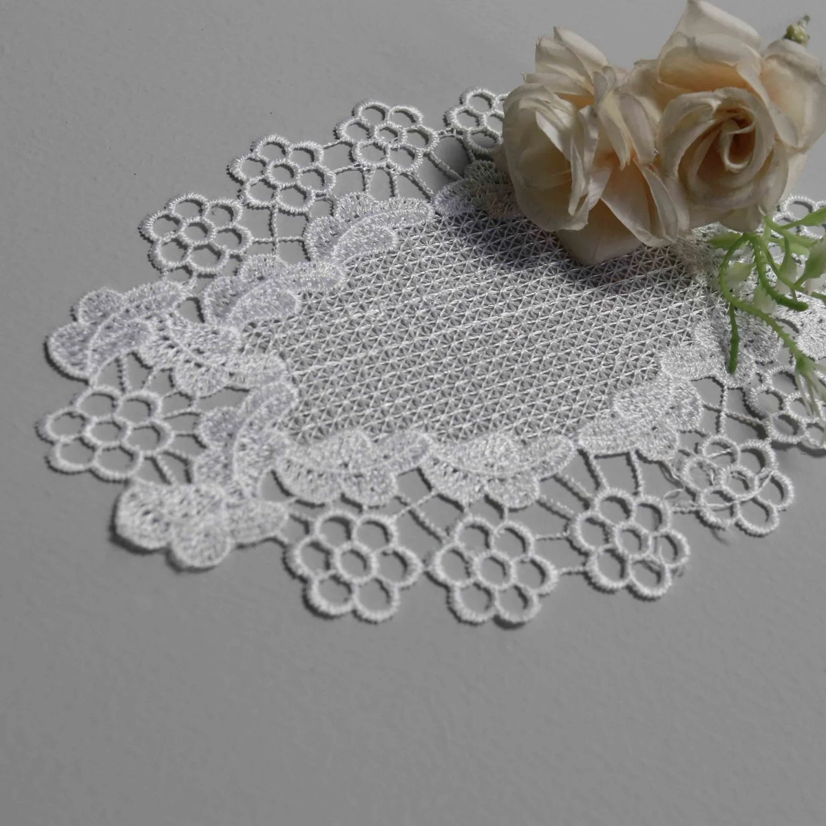 Factory Direct Embroidered Lace Applique for Home Decor and Crafting