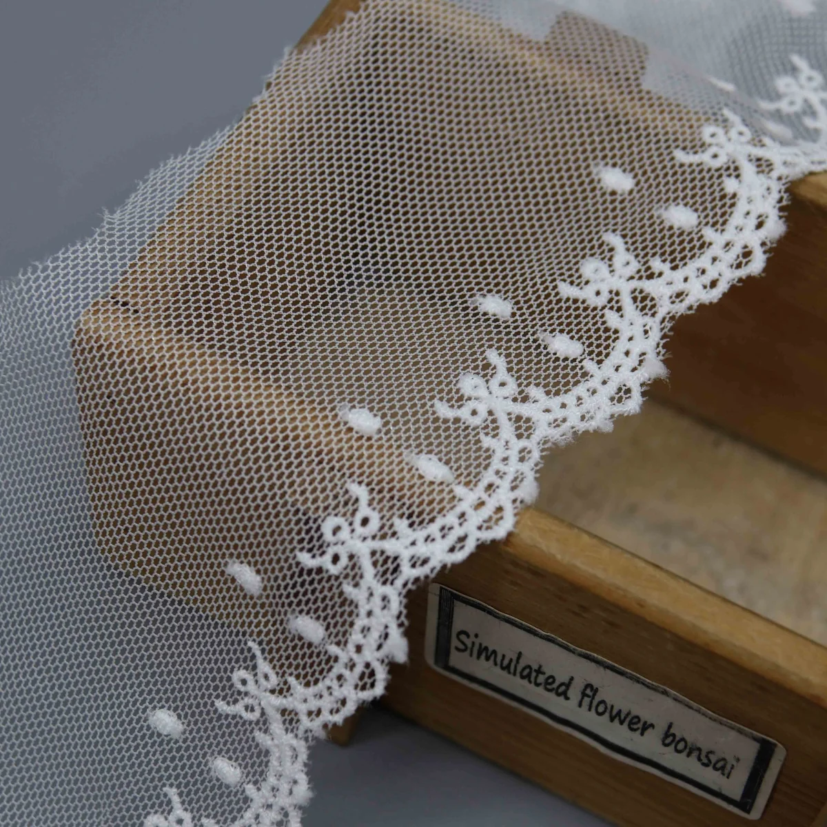 Factory Direct Embroidered Mesh Lace Trim for Bridal Gowns and Apparel